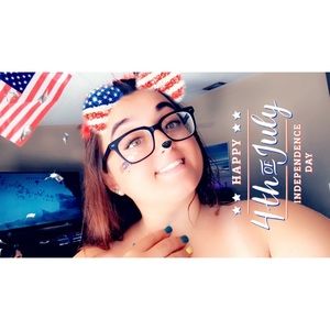 Meet your Posher, Magdalena